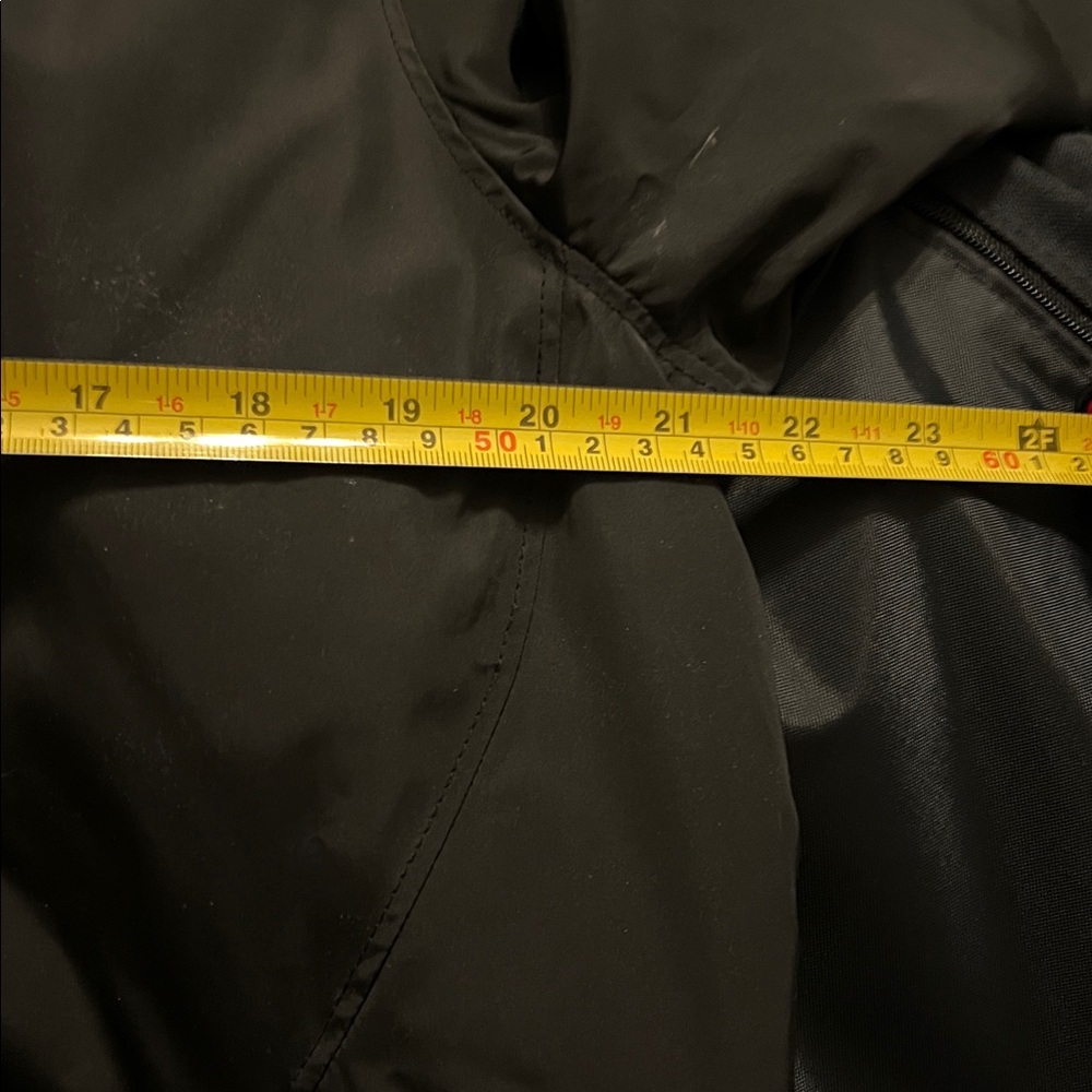 TUMI  T-tech by Tumi Performance Jacket Size Medium Hidden hood. Security pocket - Picture 9 of 12